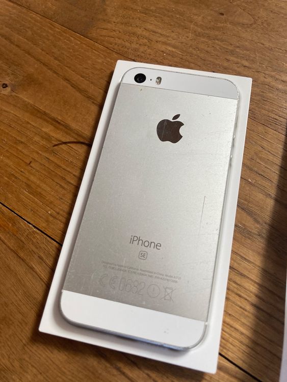 Apple iPhone SE - 64GB | Kaufen auf Ricardo