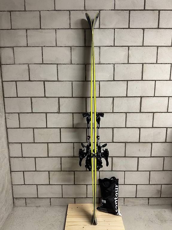 Skis: Ski Touring Pack, Tourenski und Fell – Gebraucht aus Zürich von Junkwood