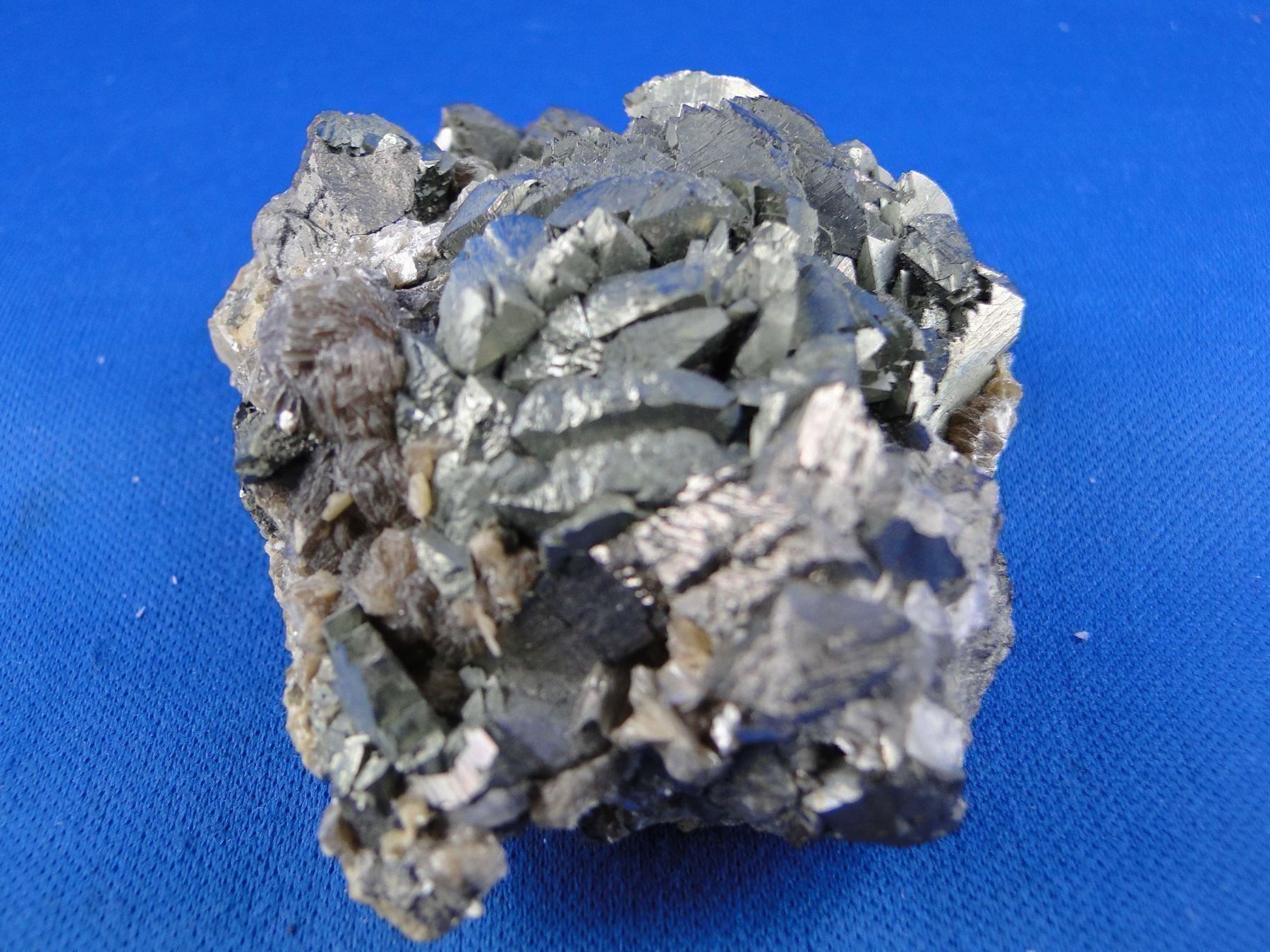 Minerali & Pietre curative: Arsenopyrit mit Siderit – Usato da Schinznach Bad venduto da Demerald 3