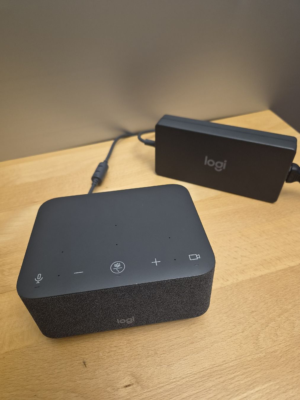 Docking station: Logitech Logi Dock USB-C, 7 Ports, Speaker + Docking Station – Usato da SCHAFFHAUSEN venduto da Atami99 1