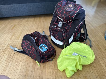 Ergobag, mit Regenschutz, Turnrucksack und Teiler
