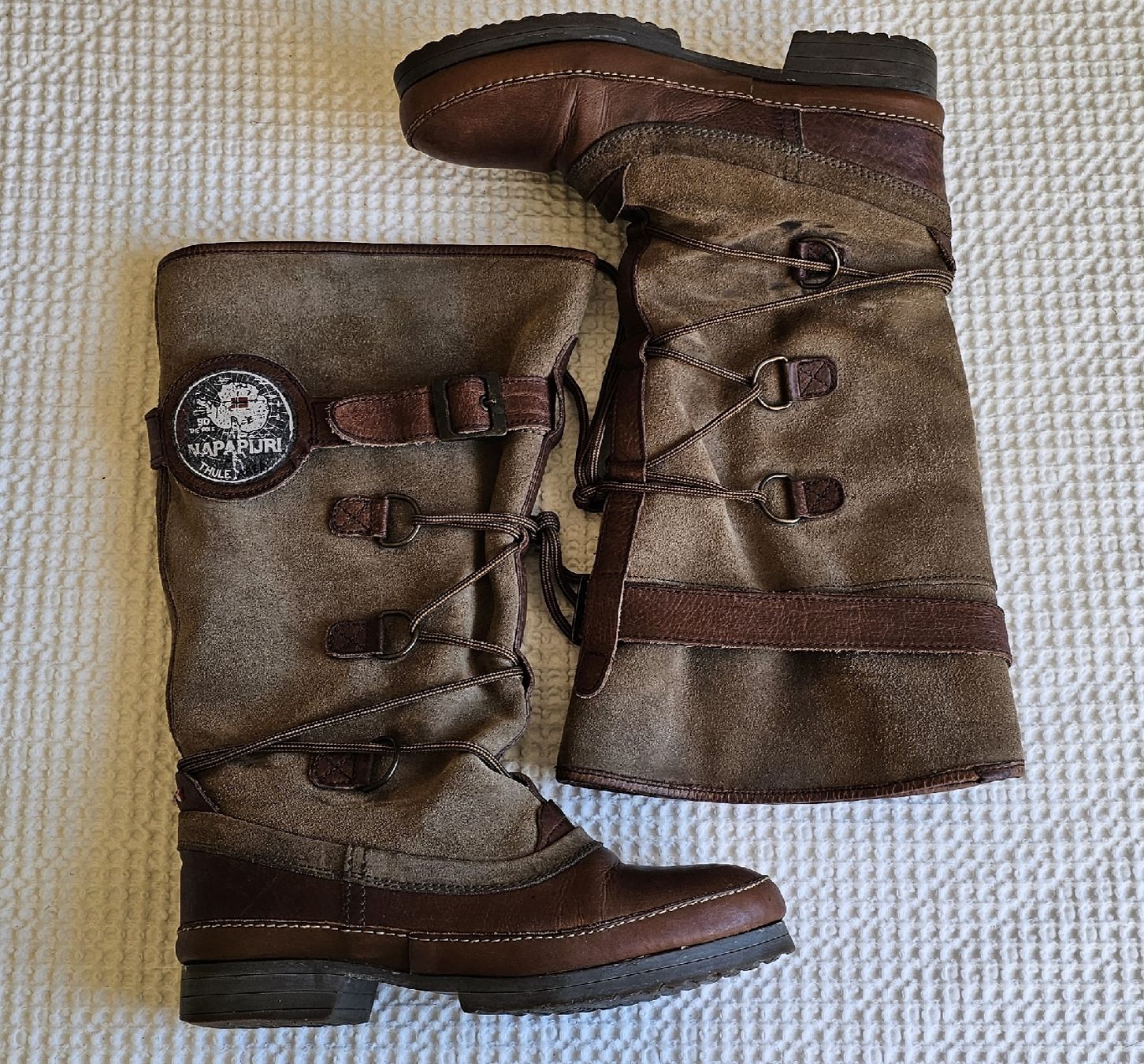 Napapijri Scarpe da donna: Napapijri Winterstiefel, Gr. 40 – Usato da Kollbrunn venduto da Antikmann