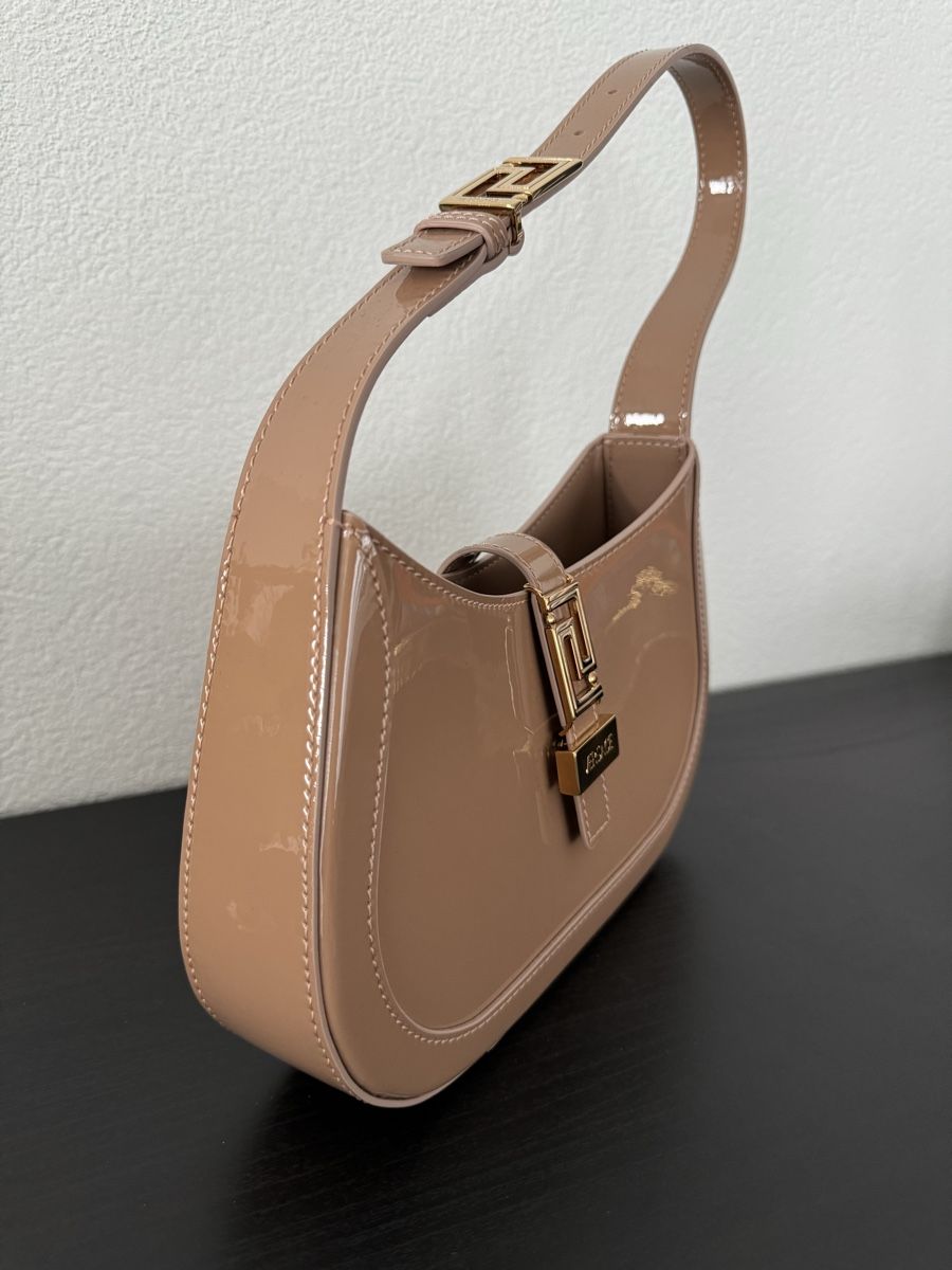 Versace Taschen für Damen: Versace pochette in nude patent leather – Neu und originalverpackt aus Dübendorf von fra_h2bp 5