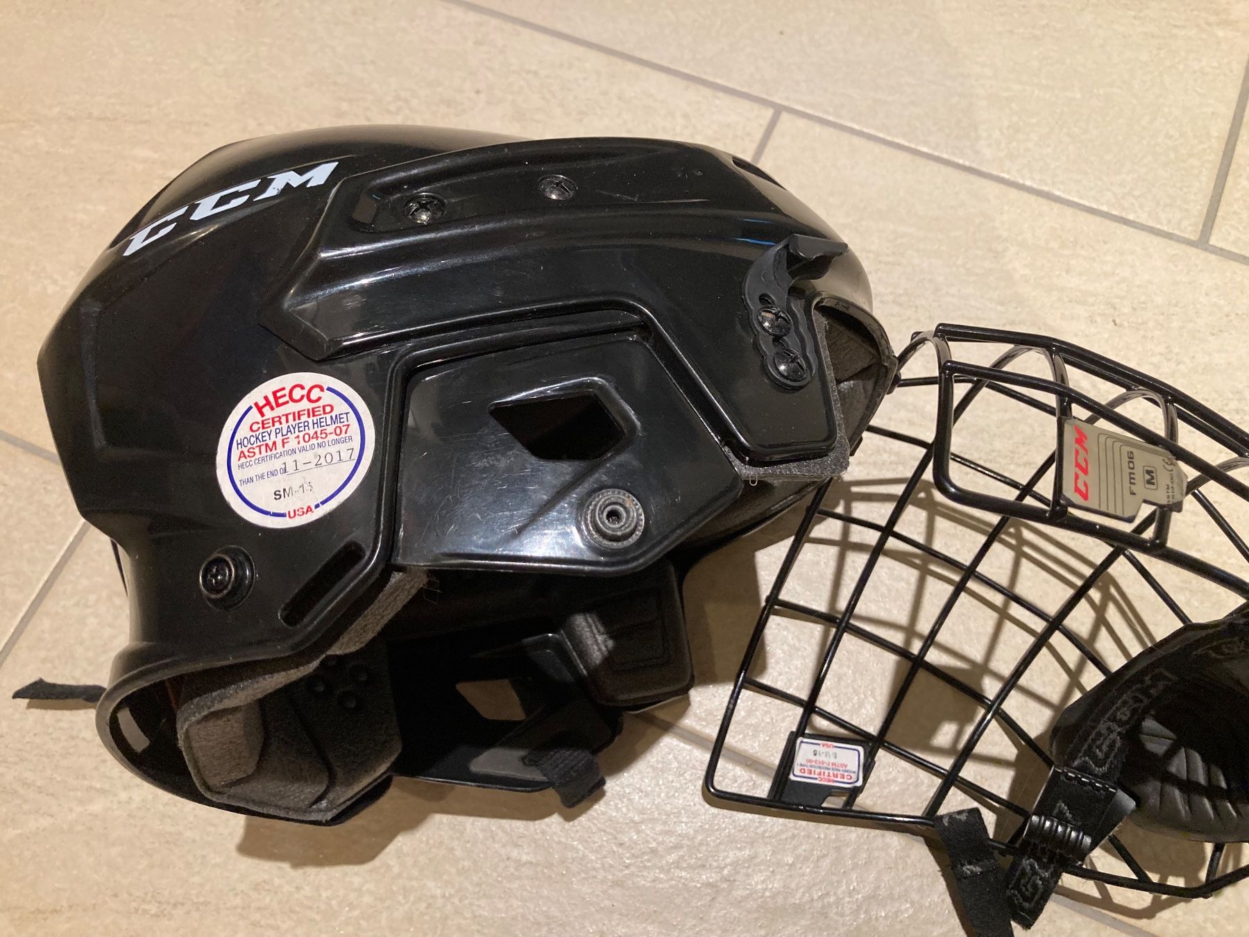 Ccm Caschi: Eishockey Spielerhelm von CCM Grösse M – Usato da Deitingen venduto da Calimi 4