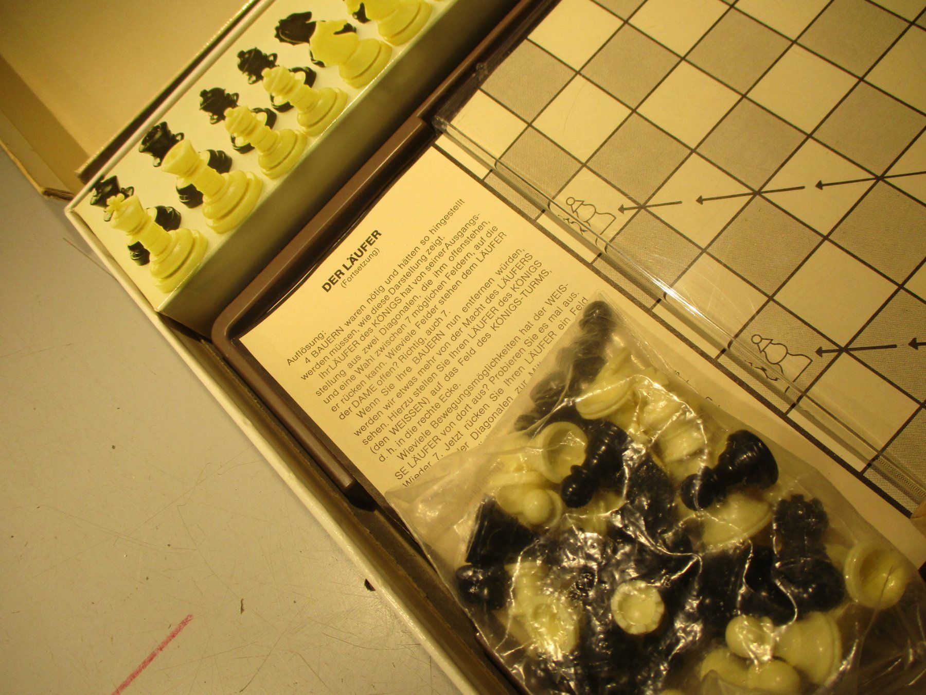 Giochi: MB SPIELE - SCHACH SCHULE – Usato da Langnau i. E. venduto da Superseven69 4