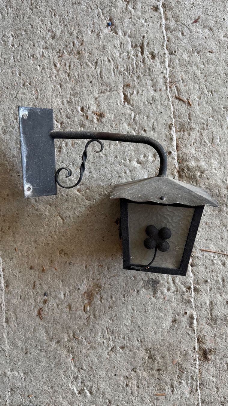 Lampade: Lampada per esterno – Usato da Monte Carasso venduto da Ely67
