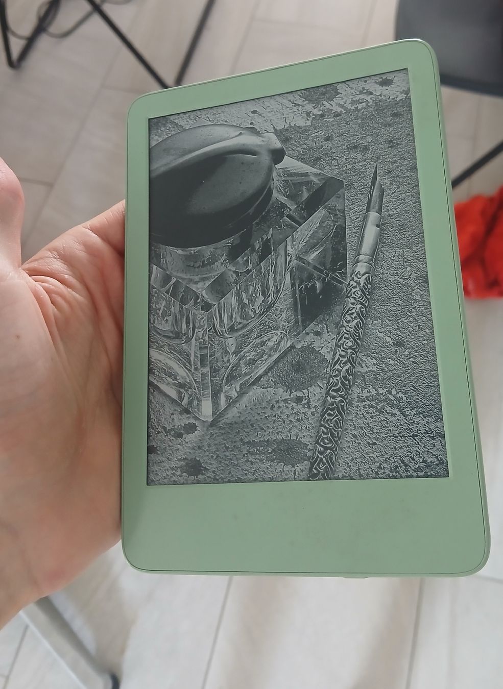 Amazon Tablet PC: Amazon kindle 2024 (11.gen)  – Usato da Cudrefin venduto da tow_bh8j