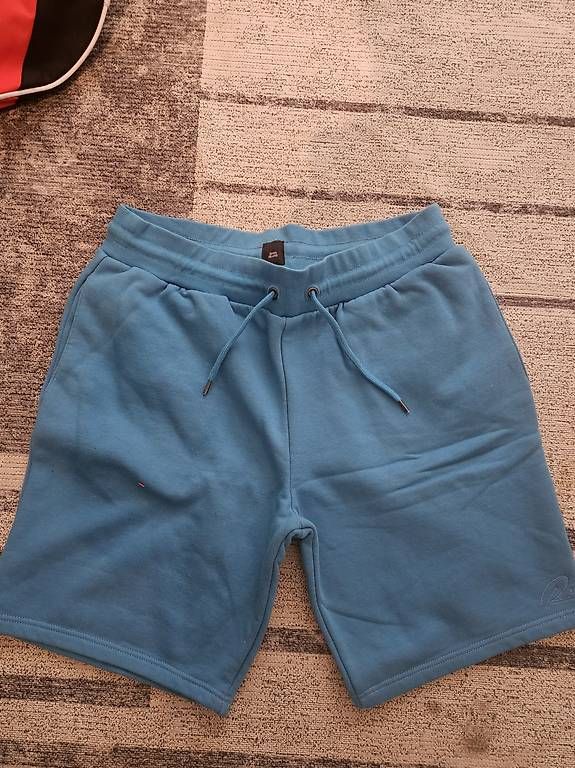 Pantaloni: Kurze Hose – Usato da Dottikon venduto da damianolucia98