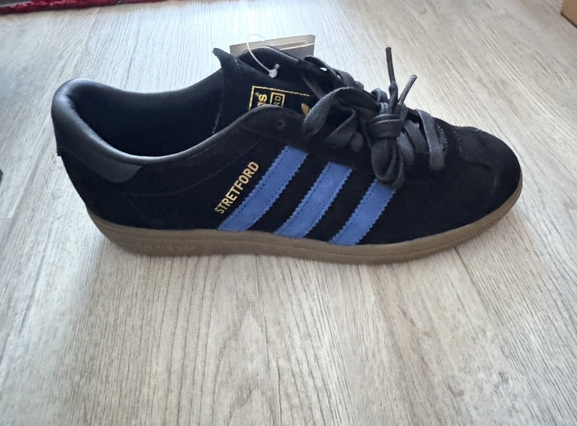 Adidas Scarpe da uomo: Adidas original Manchester United taille 40 – Nuovo e nell'imballaggio originale da Villars-sur-Glâne venduto da Gott0809