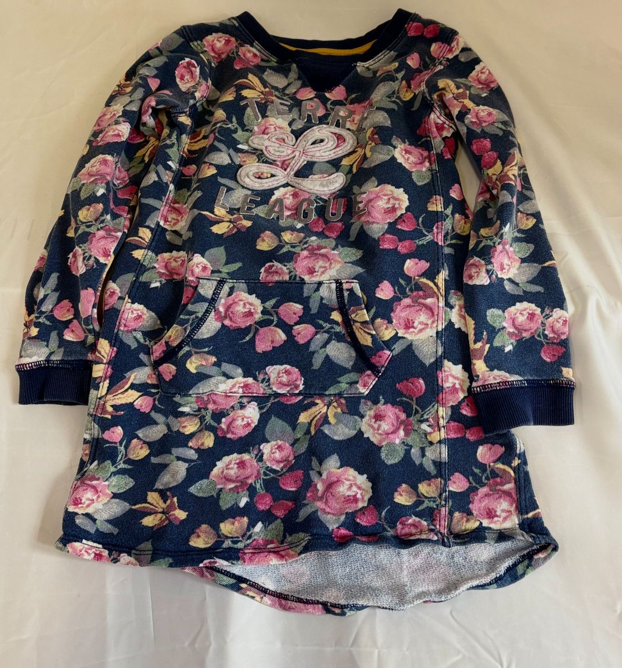 Ensembles coordonnés: Mädchen Pullover (Kleid) Gr.  122/128 – D'occasion à Zürich par Drahtzug 1