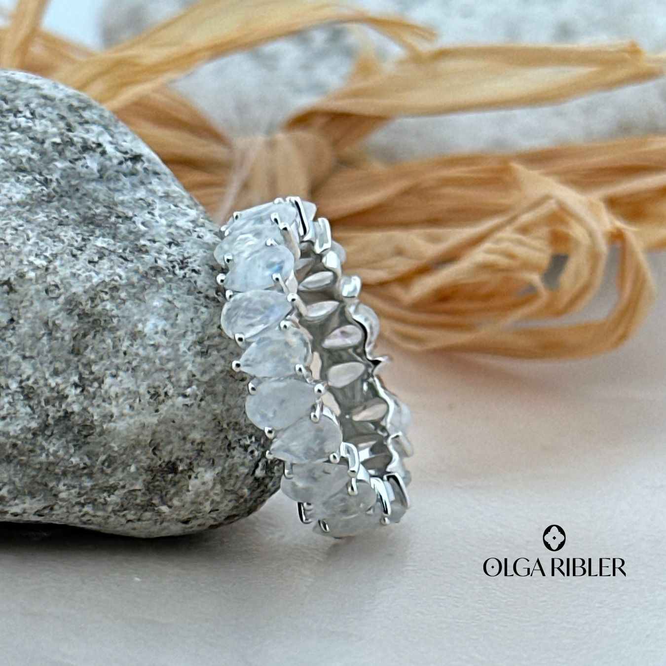 Olga Ribler Bagues: Memory Ring mit Regenbogen-Mondstein Grösse 56 – Neuf (Voir description) à Luzern par byolgaribleroutlet 1