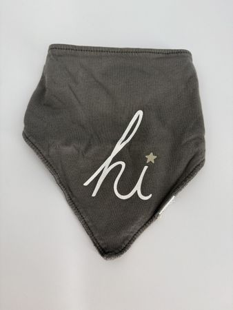 Baby Halstuch grau mit hi Aufdruck 