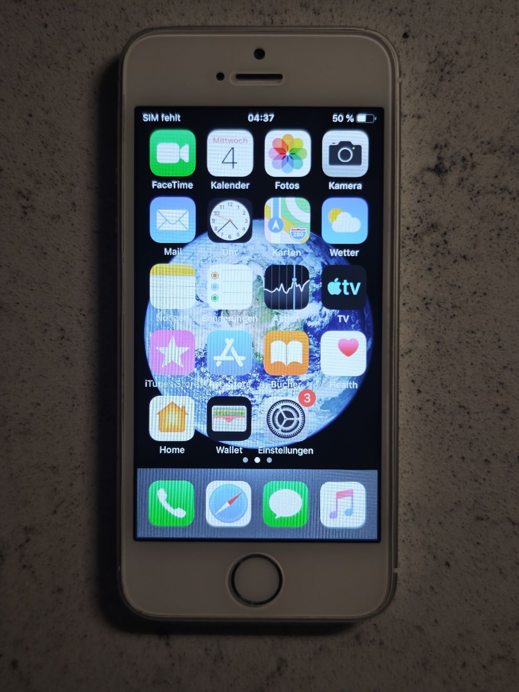 Apple Handys / Smartphones: IPhone 5S Silver – Gebraucht aus Basel von asylum.boy 1