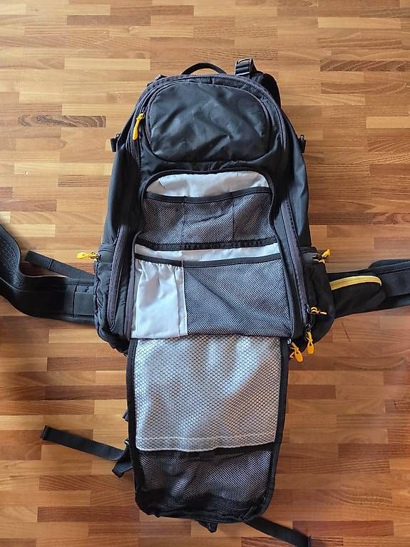 Evoc Zaini: Evoc FR Trail Blackline 20L Protektoren-Rucksack Biken – Usato da Luzern venduto da Siimii 3