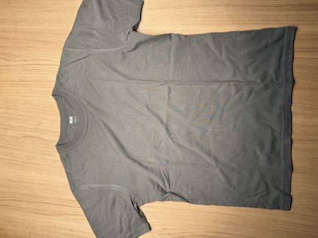 Uniqlo Shirt Size L olive green