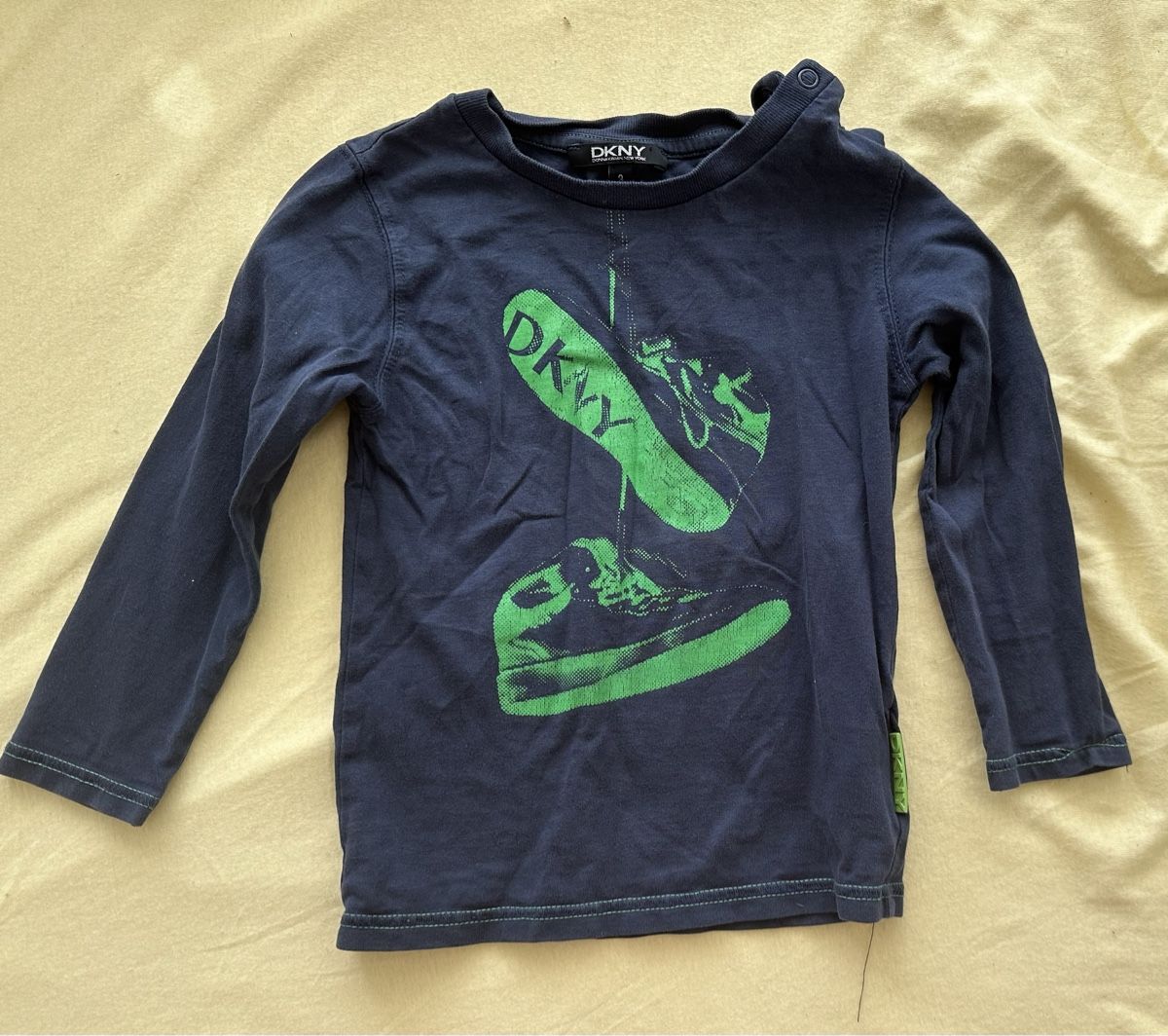 DKNY Hemden, T-Shirts & Polos: DKNY T-Shirt – Gebraucht aus Dürrenroth von tvy_bh56