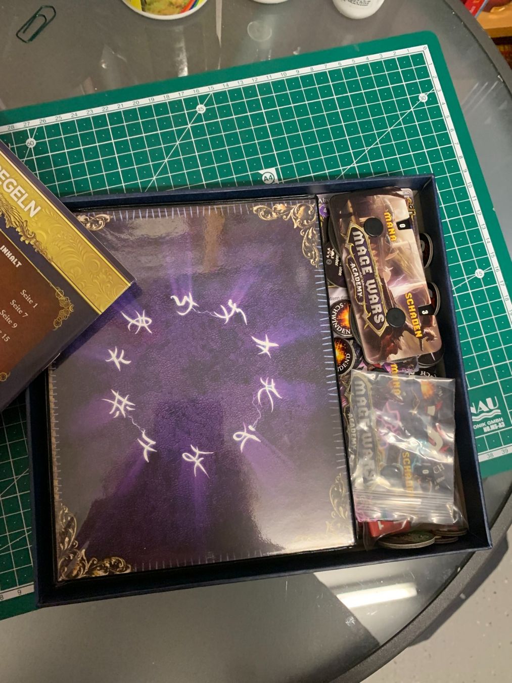 Pegasus Spiele Spiele: Mage Wars Academy plus 2 Decks – Gebraucht aus Zug von Starkeente 1