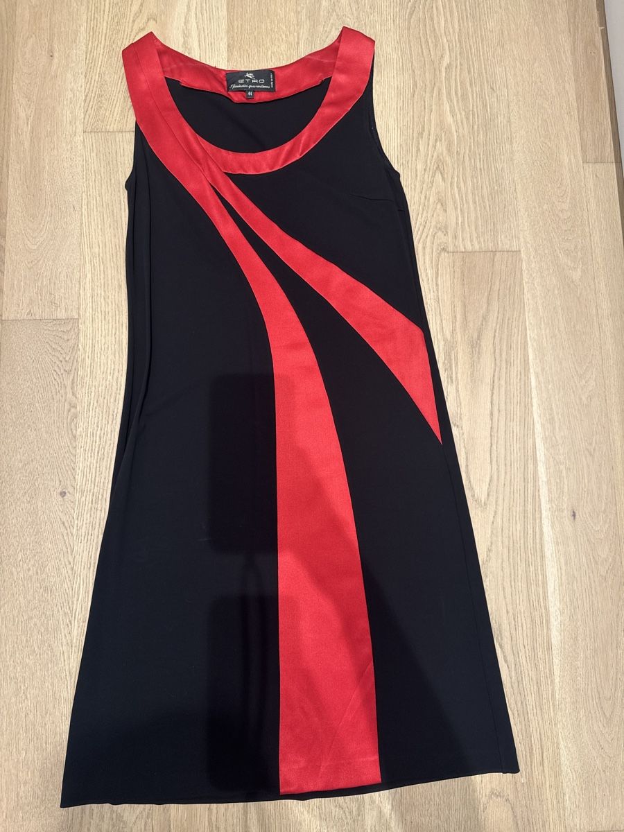 Etro Vestiti: Etro Black and Red Dress, Size Medium – Usato da Chêne-Bougeries venduto da Avion2014