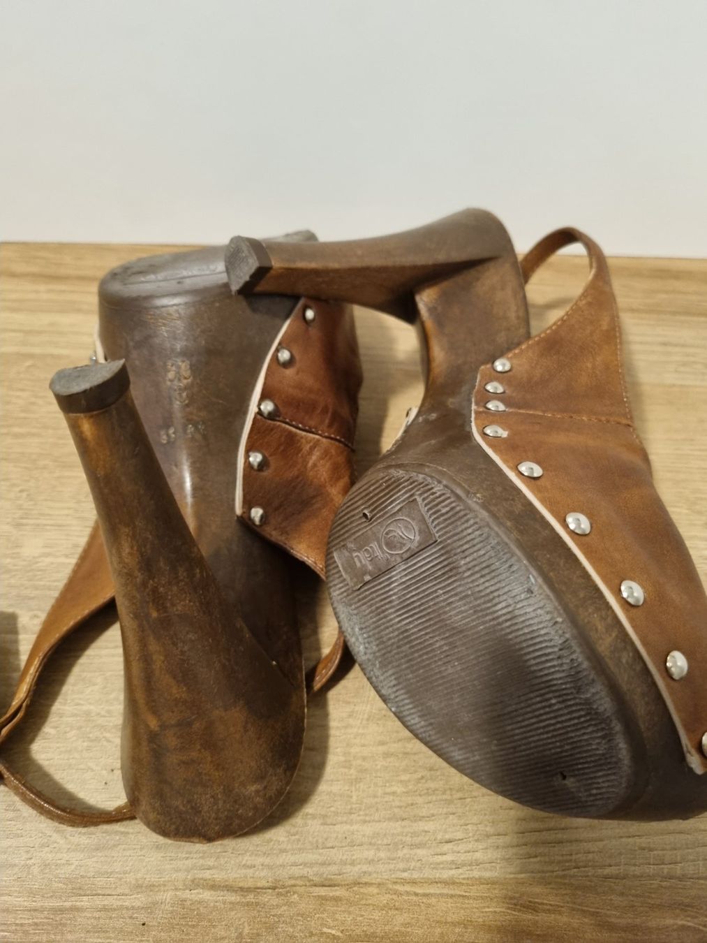 Scarpe da donna: Sandalen Clogs mit Plateau, Leder Gr. 39 – Nuovo (secondo la descrizione) da Wolfwil venduto da s.ara_c 4