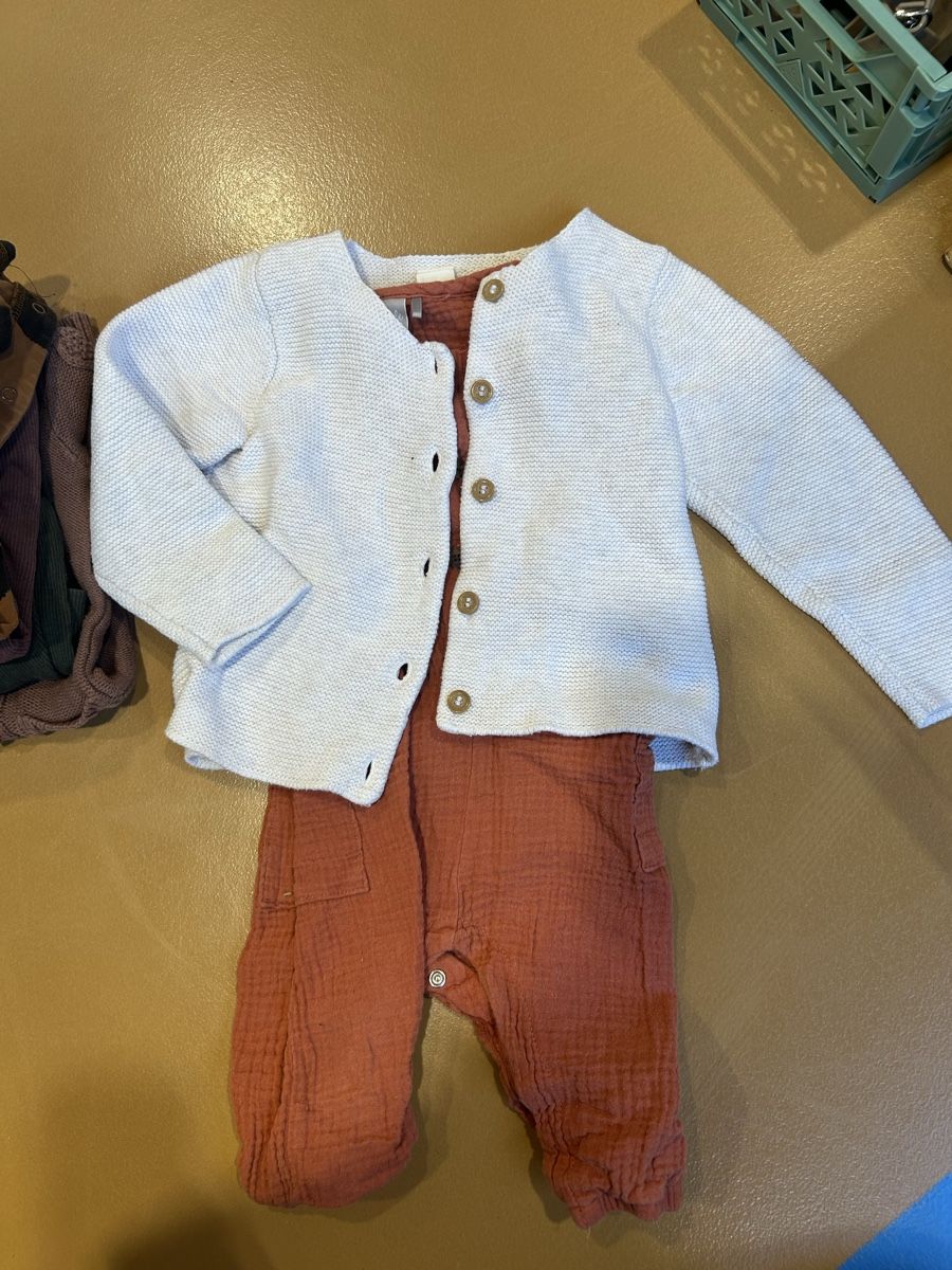 Lotti & Set di vestiti: Lot d’habits bébé taille 74 – Usato da Estavannens venduto da cel_l6mn 2