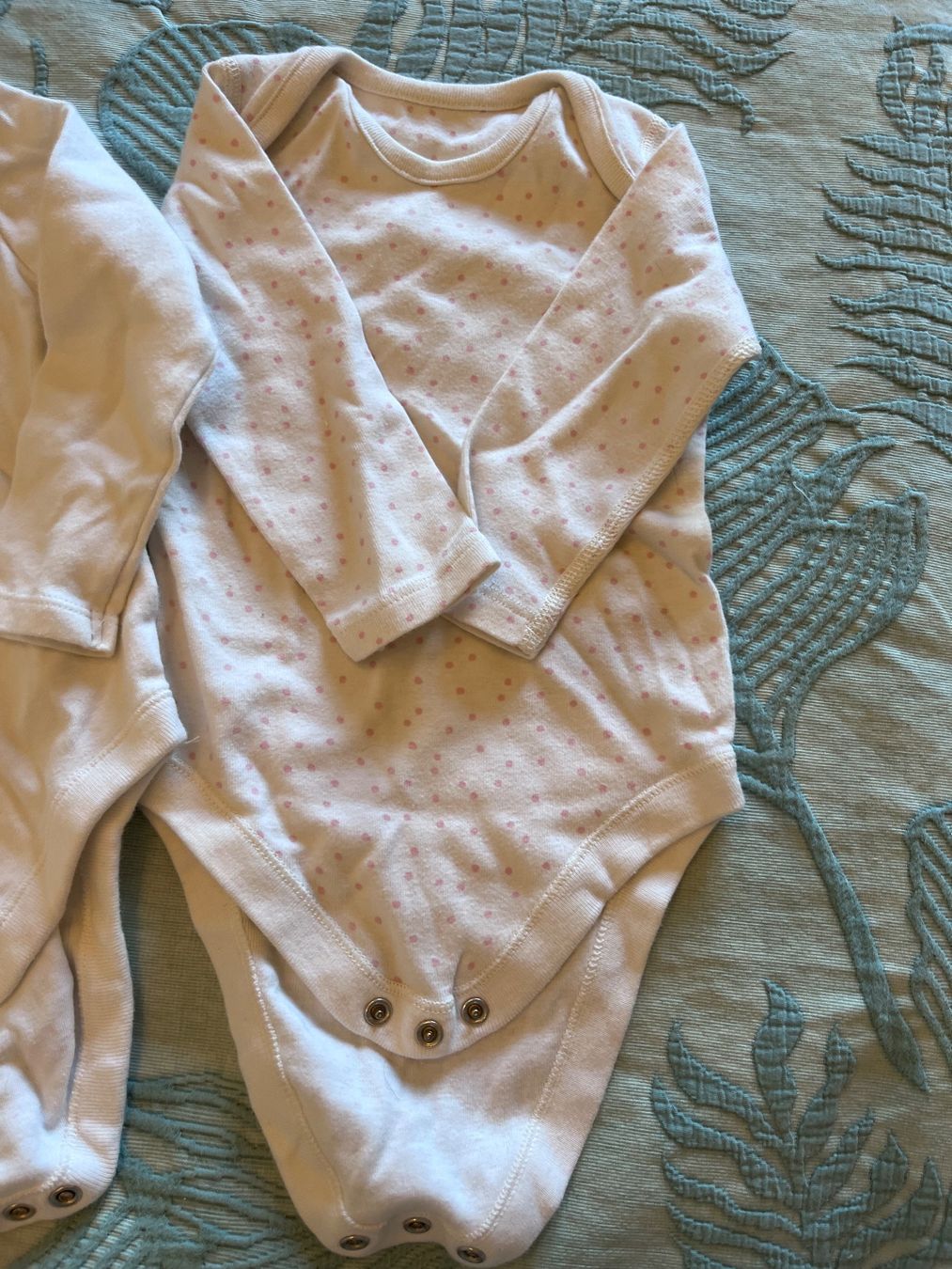 Lotti & Set di vestiti: 2 x Langarm-Wickelkörper, Größe 74 – Usato da Umiken venduto da deb_57xk 2