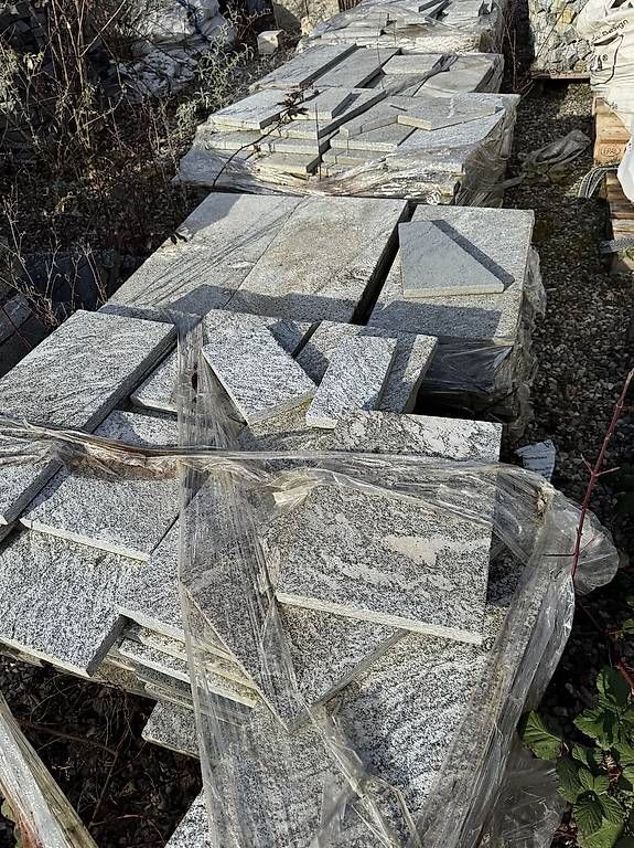 Rivestimenti per pavimenti: Maggia Venato Bodenplatten – Usato da Aesch BL venduto da strawberry.