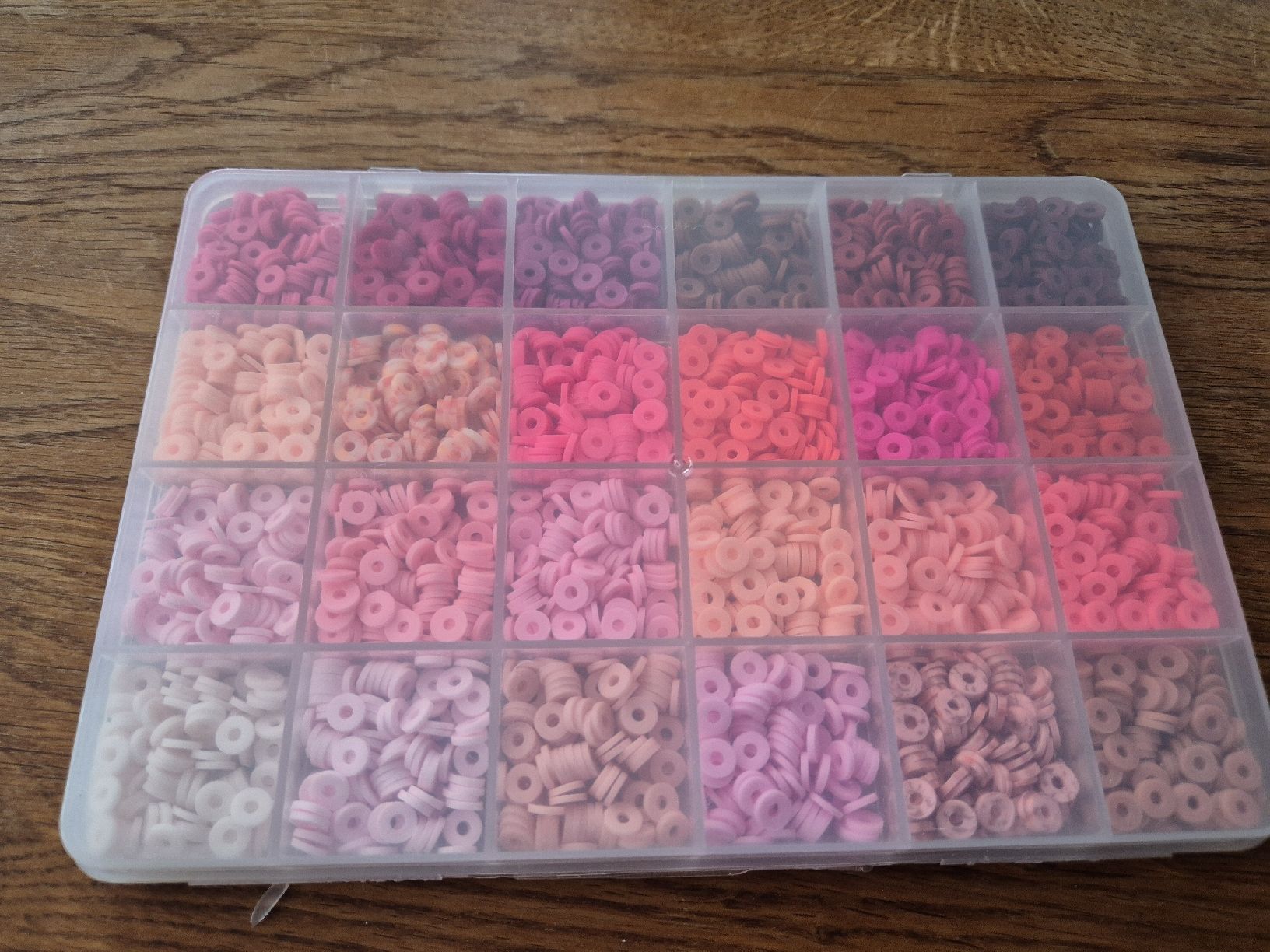 Perle (finte): Bastelperlen Polymer 24 Farben – Nuovo (secondo la descrizione) da Läufelfingen venduto da Netti04 1