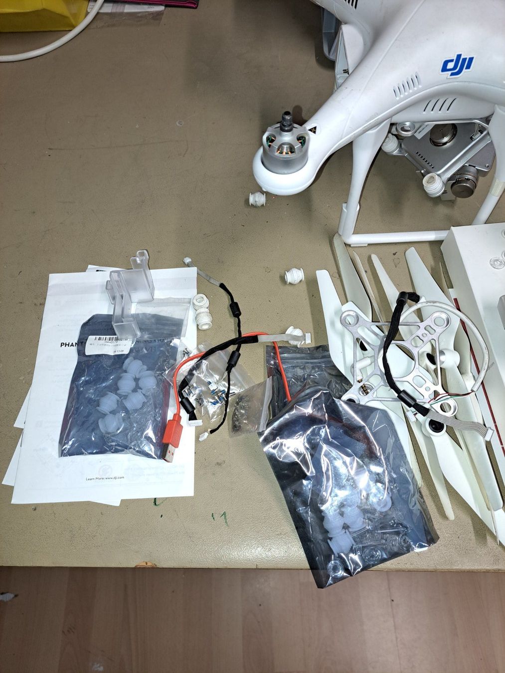 DJI Modellismo RC: Alte DJI Drohne von Phantom1-3 mit Koffer – Difettoso da Domat-Ems venduto da Oiteli68 3