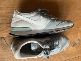 Grau Nike Damen Schuhe.. Gr. 39
