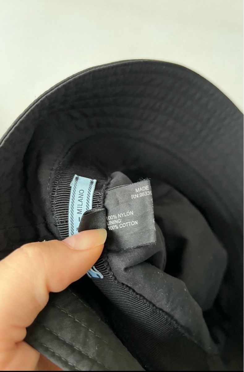Prada Copricapi, berretti & cappellini: Prada Black Nylon Bucket Hat - Size S – Usato da Buchrain venduto da Mr.Kim 2