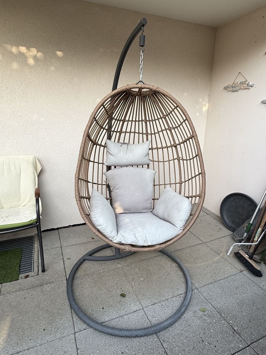 Poltrone pensili da giardino: Hängesessel Norica mit Gestell, beige – Usato da Otelfingen venduto da Otto4