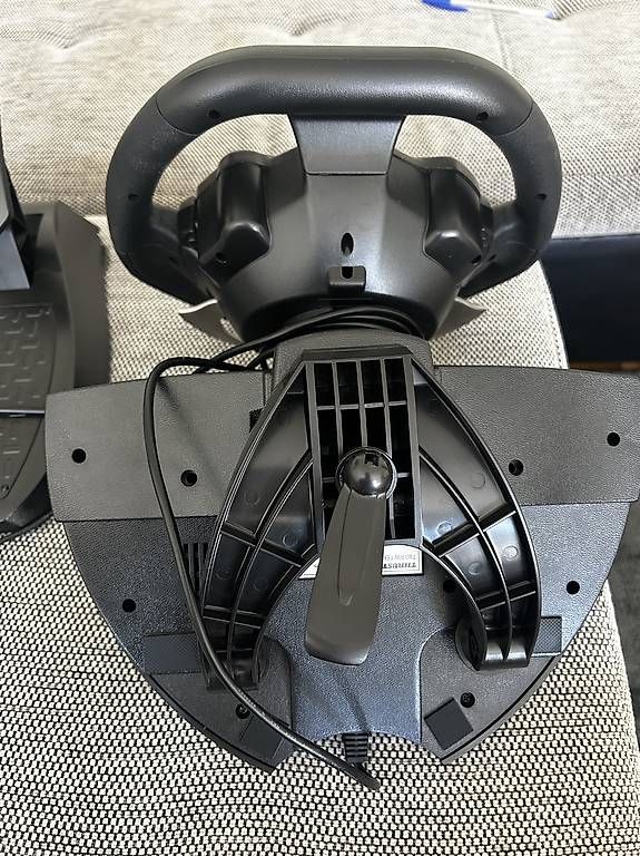 Controller: Thrustmaster Ferrari GT Experience Lenkrad + Pedale  – Gebraucht aus Pratteln von Nicccii 4