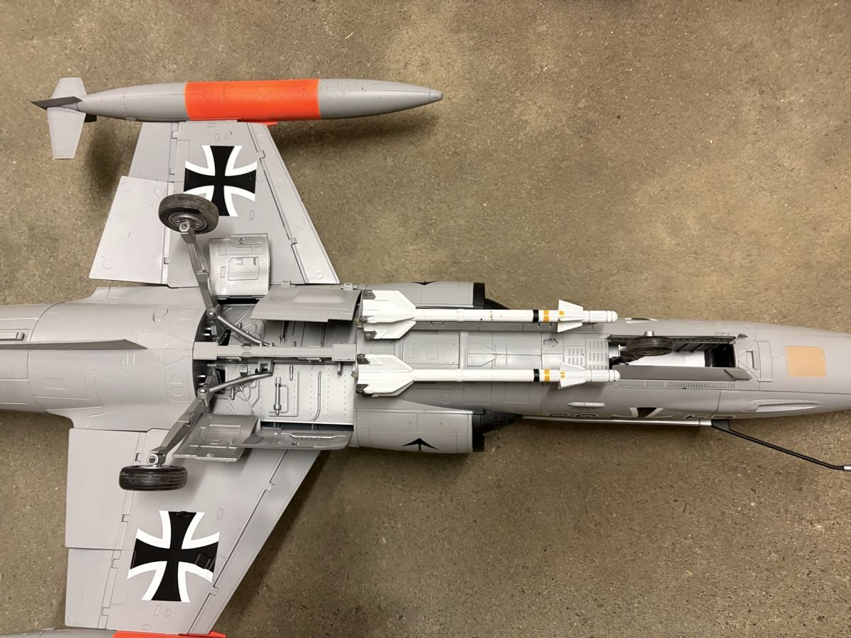 Kits de montage: Elite Force F-104 G Luftwaffe 1/18 – D'occasion à Villarimboud par hampton2012 3