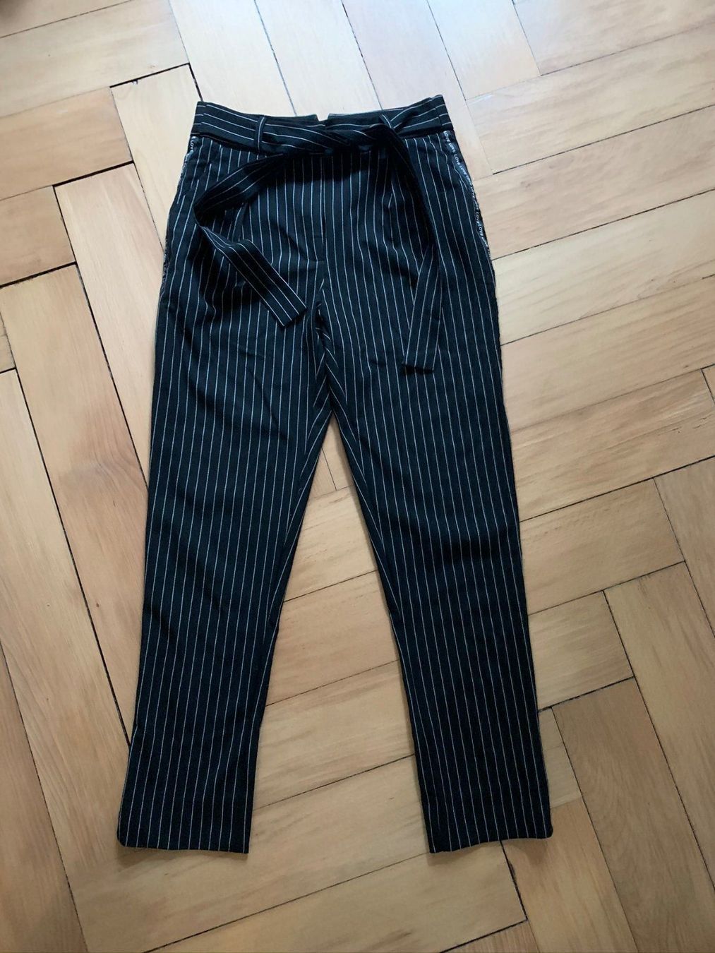 Tally Weijl Pantaloni: Hose schwarz-weiss gestreift - 34 – Usato da Zürich venduto da Diazaio