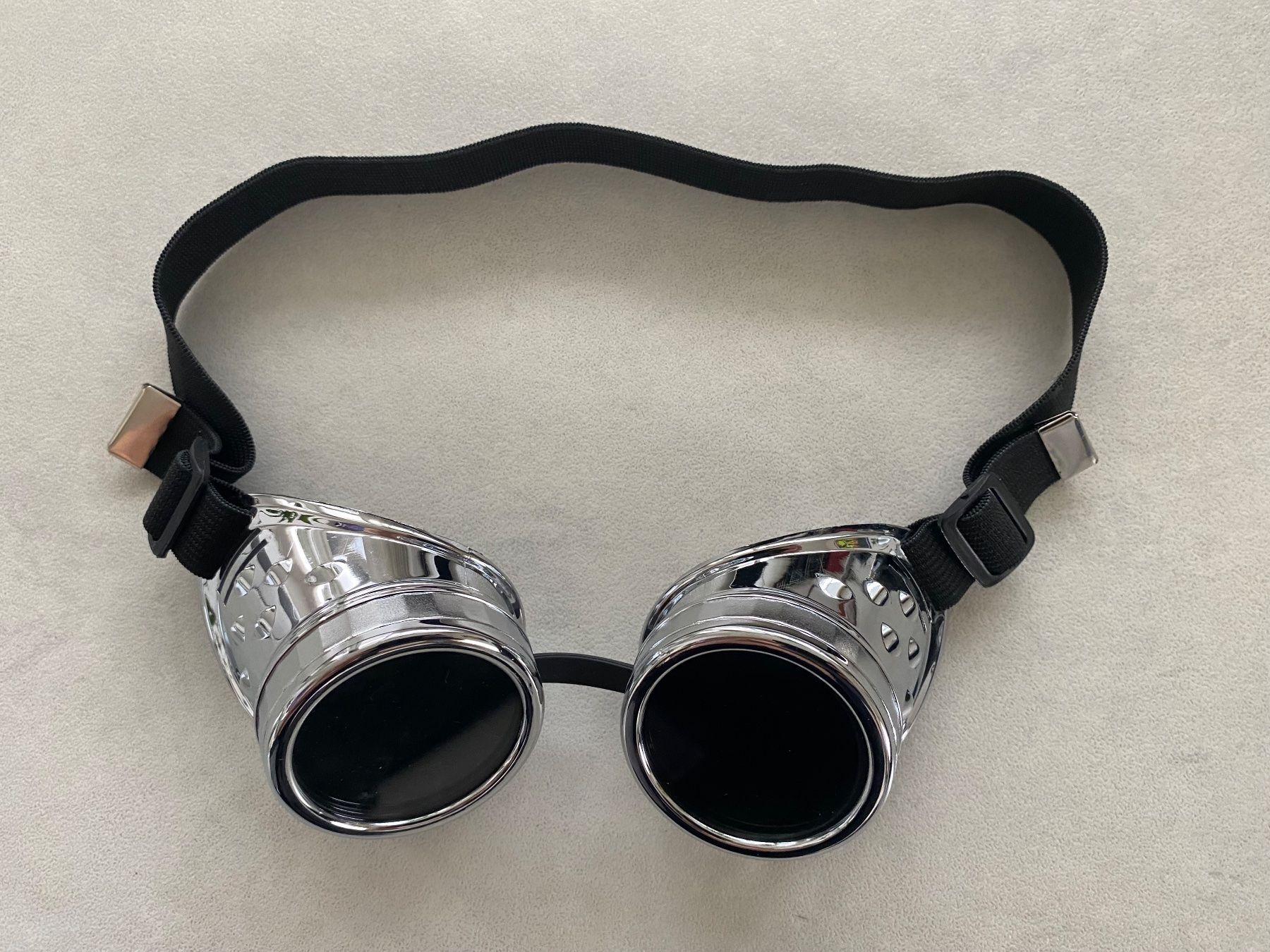 Brillen & Gläser: Steam Punk Brille Silber – Neu und originalverpackt aus Spreitenbach von Brockiland-Flohmarkt 1