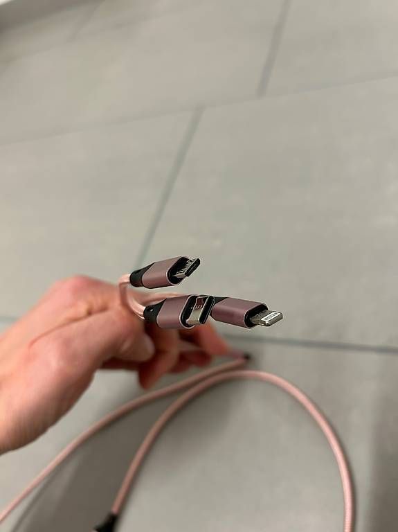 Kabel: Ladekabel rosa – Gebraucht aus Zürich von Nia_S 1