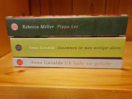 Bücher Trio 2