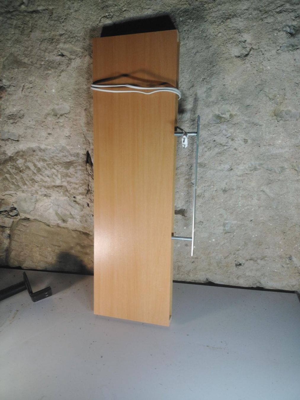 Regale: Tablar Regal mit Lampe – Gebraucht aus Utzigen von Gerber_Utzigen_AG 1