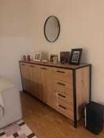 Sideboard Holzoptik mit Metallrahmen in gebrauchtem Zustand