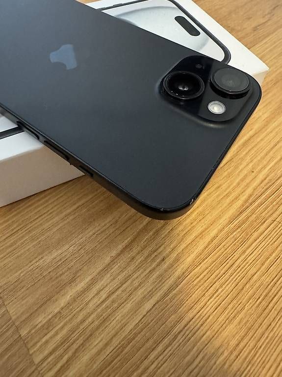 Apple Handys / Smartphones: iPhone 15, Schwarz 128GB – Gebraucht aus Laufen von ber_97kt 2