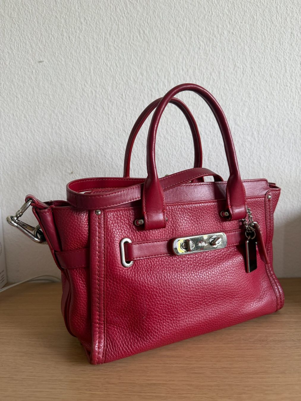 Coach Borse da donna: Elegante rote Ledertasche von Coach – Usato da Basel venduto da yuy_79gs 4
