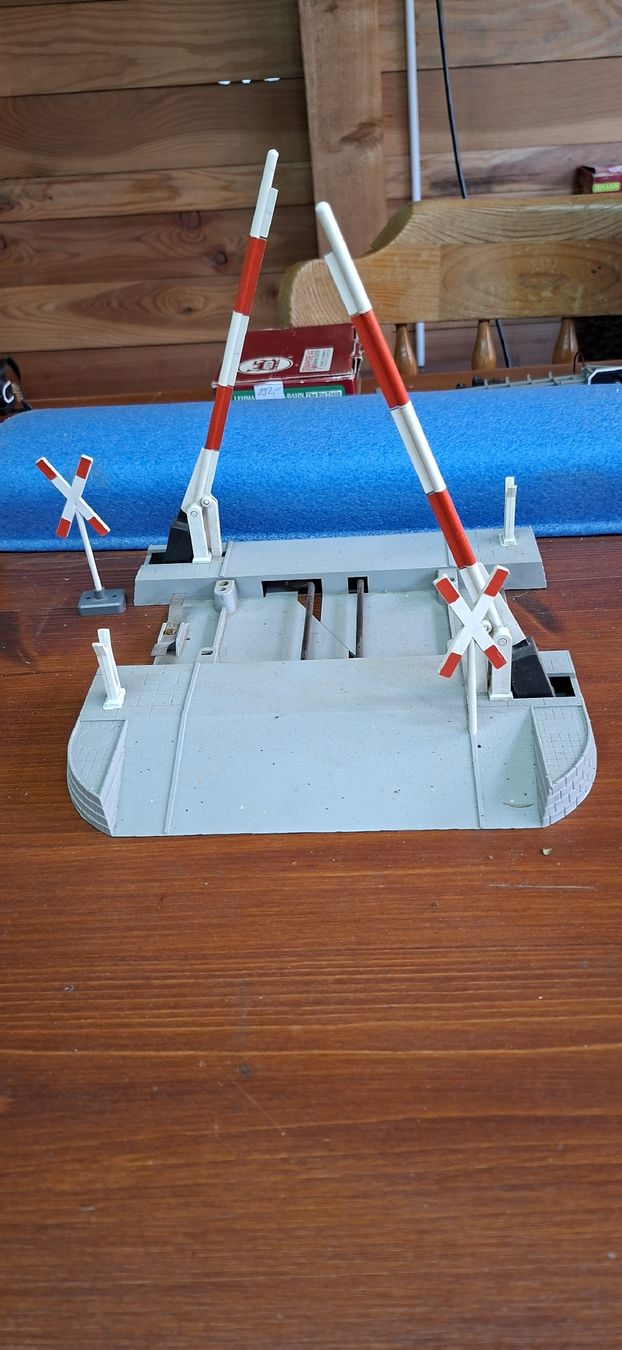 LGB Modellini di ferrovie: LGB 5065 Bahnschranke – Usato da Münsingen venduto da wd65