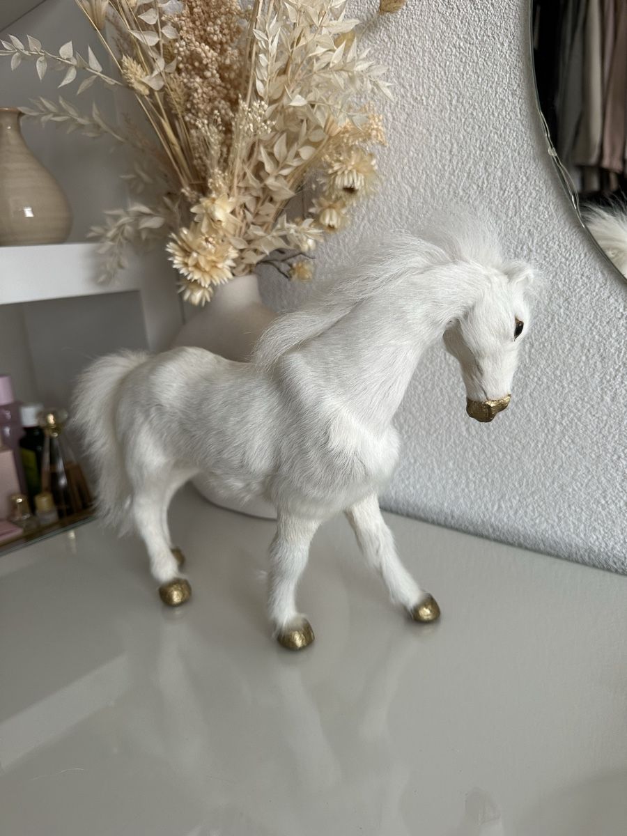 Figuren: cheval blanc décoratif – Neu (gemäss Beschreibung) aus La Tour-de-Trême von nev_5ksf 2
