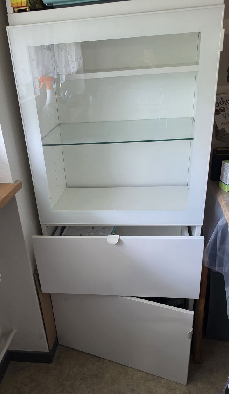 Ikea Vetrine: Vitrinenschrank Besta – Usato da Witterswil venduto da Sasco 1