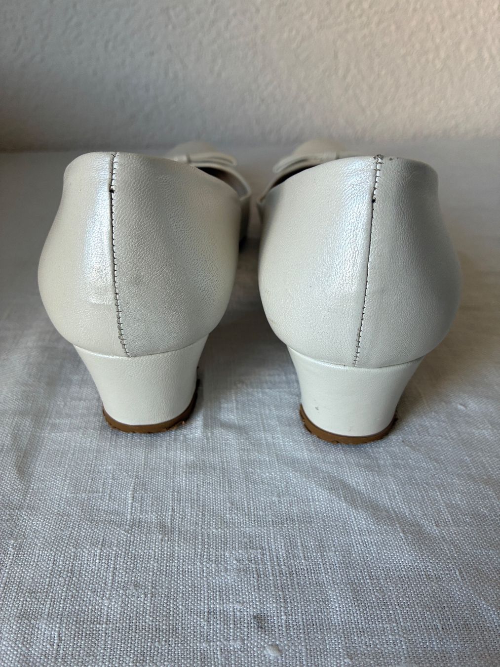 Scarpe da donna: Weisse Pumps (41) – Usato da Herzogenbuchsee venduto da filoferro 1