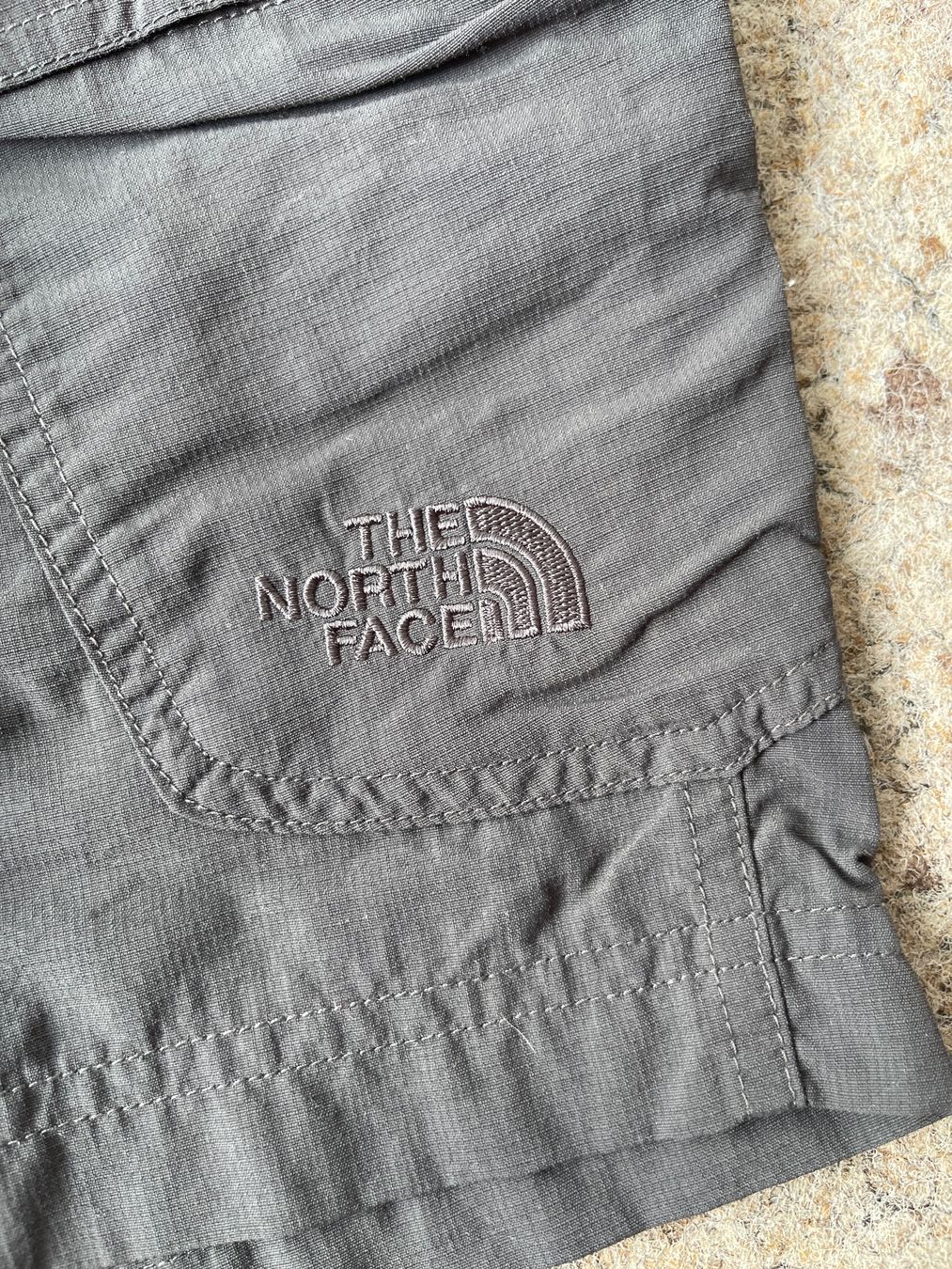 North Face Pantaloni: The North Face Shorts, WanderShorts, Gr. 30 – Usato da Thun venduto da BanjoDan 1