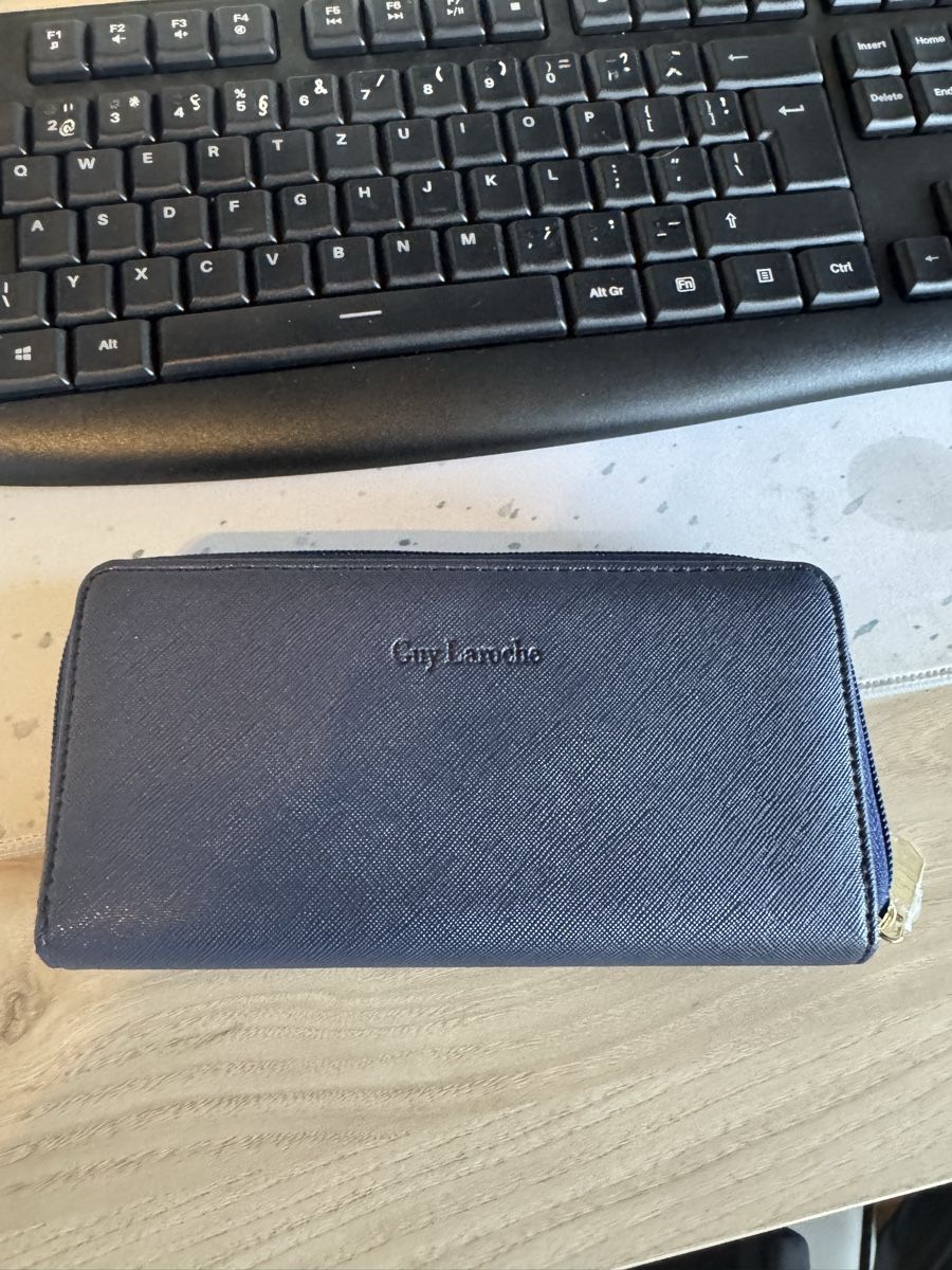 Portemonnaie: Portafoglio grande Guy Laroche blu navy – Neu (gemäss Beschreibung) aus Viganello von BlackPanda0003