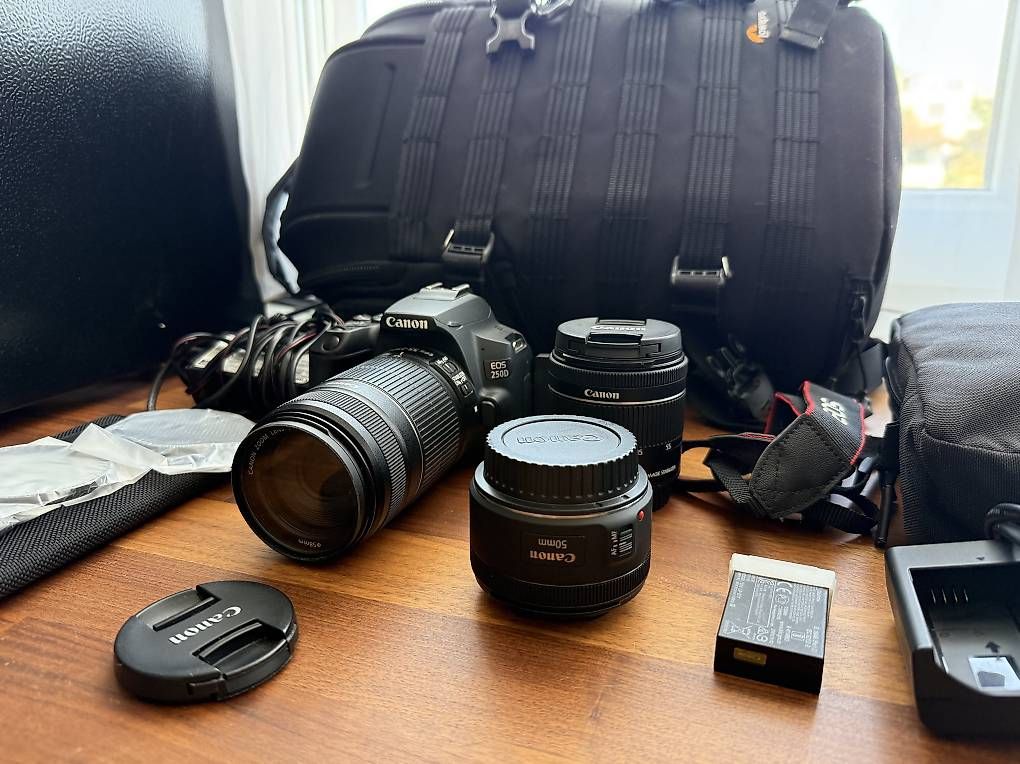 Kamera: Canon EOS 250D Kit + 3 Objektive + Lowepro Rucksack – Gebraucht aus Wohlen AG von adr_n2jd