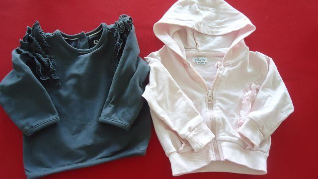 Lotti & Set di vestiti: Süesses Baby-Set: Pullover & Kapuzenjacke, Grösse 62/ 68 – Usato da Ergisch venduto da Haemmerli59