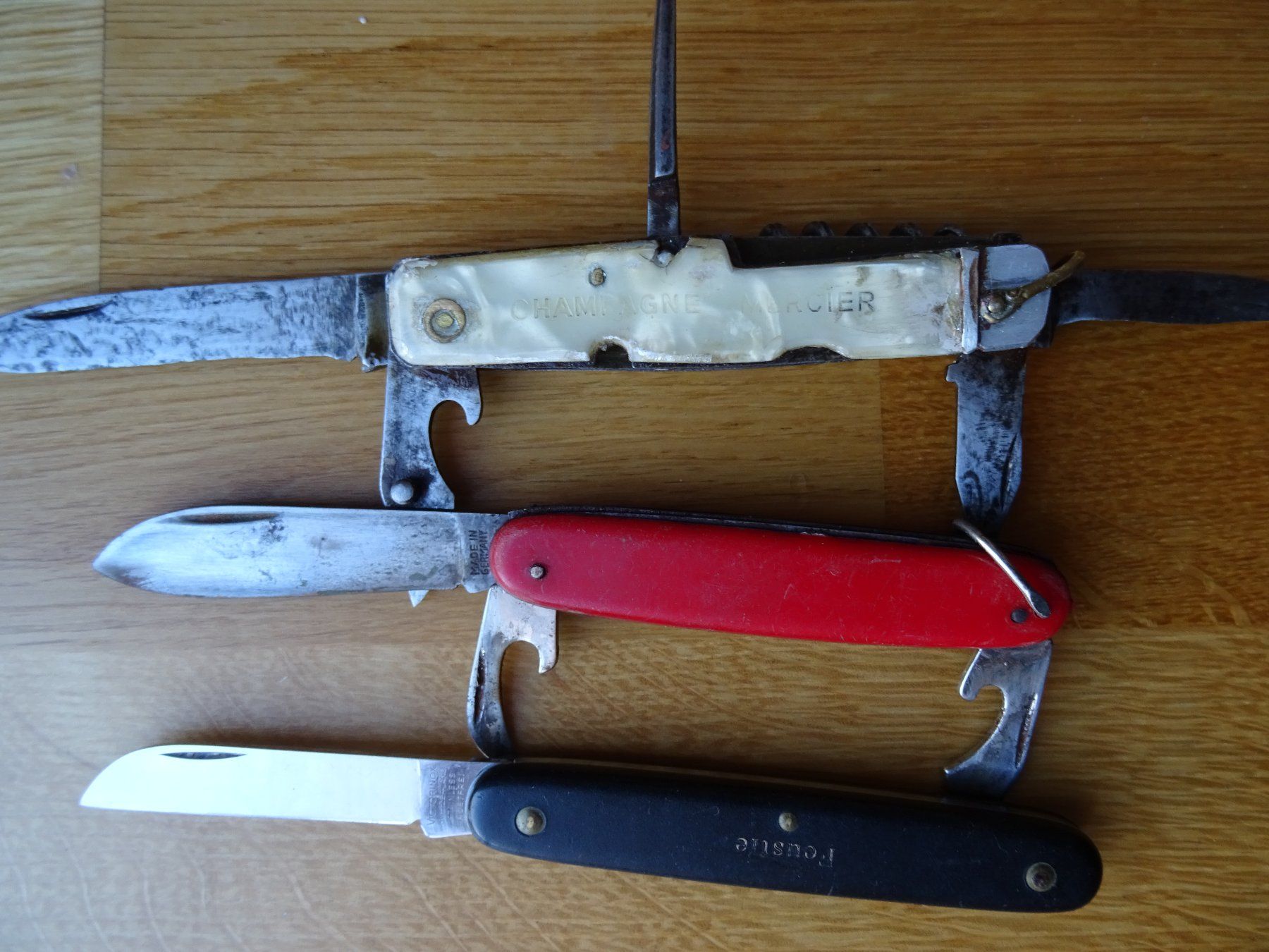 Taschenmesser: 12 alte und antike Taschenmesser – Gebraucht aus Biel/Bienne von georgi01 3